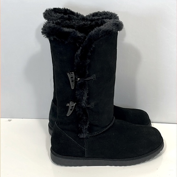 Target Boot Size 9 Black Suede Toggle Side Faux Fur lining Winter Outdoor cozy - Picture 3 of 11